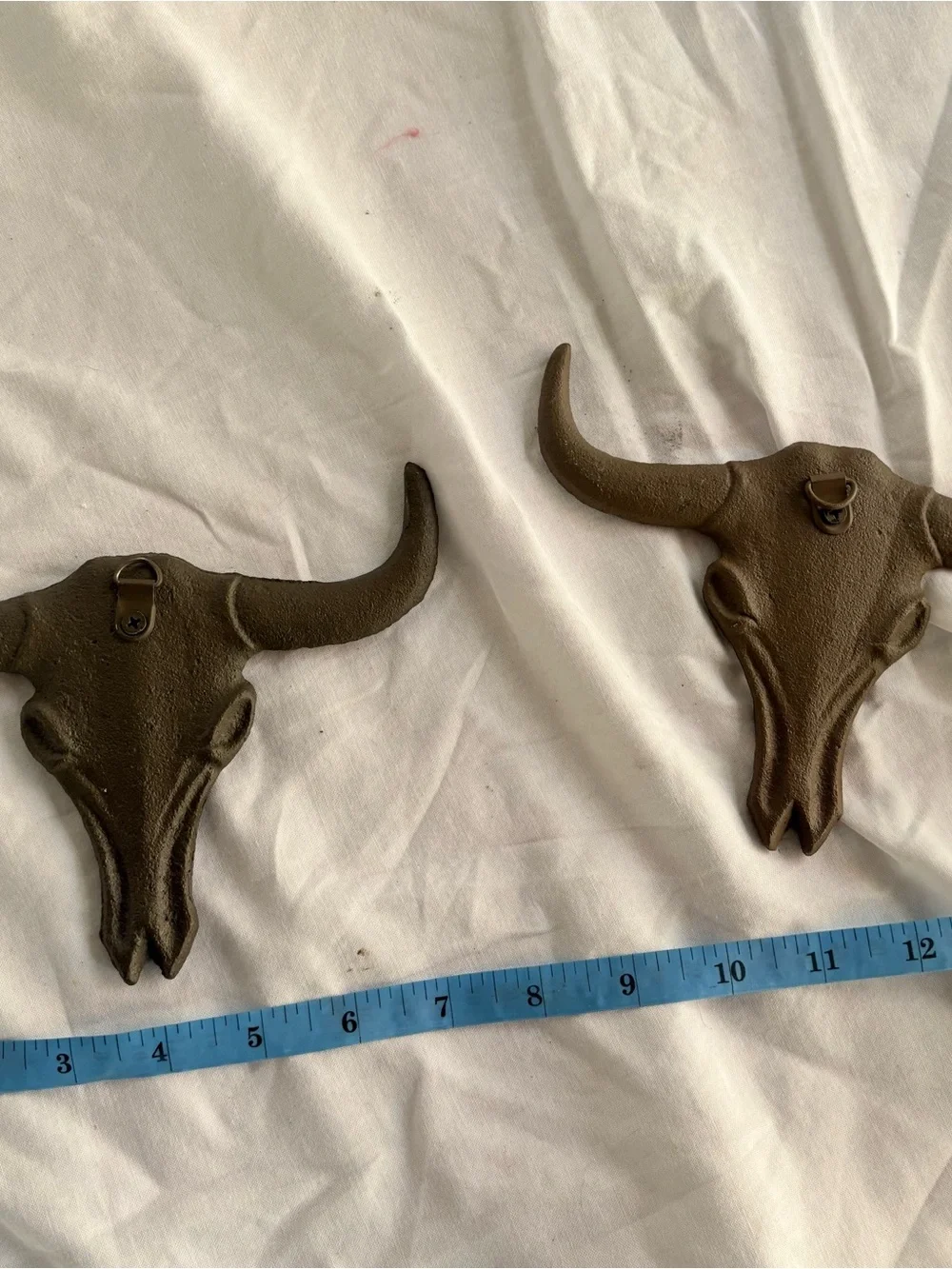 Rustic Cast Iron Longhorn Steer Skull Wall Decor – Set of 2
